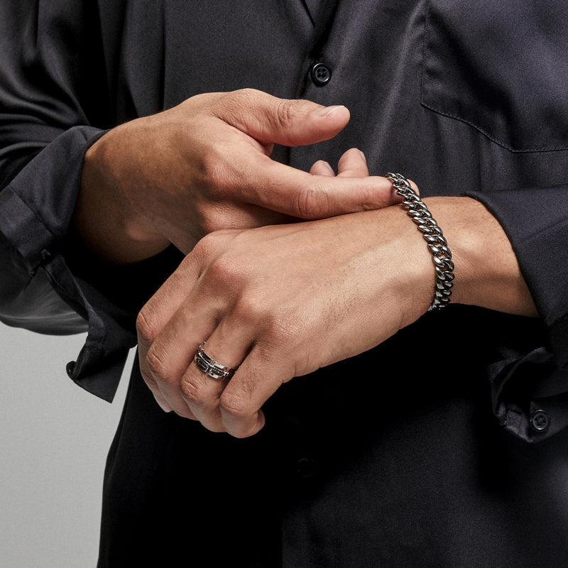 Model wearing 14KT Black Rhodium Luxe Yves Chain Link Bracelet