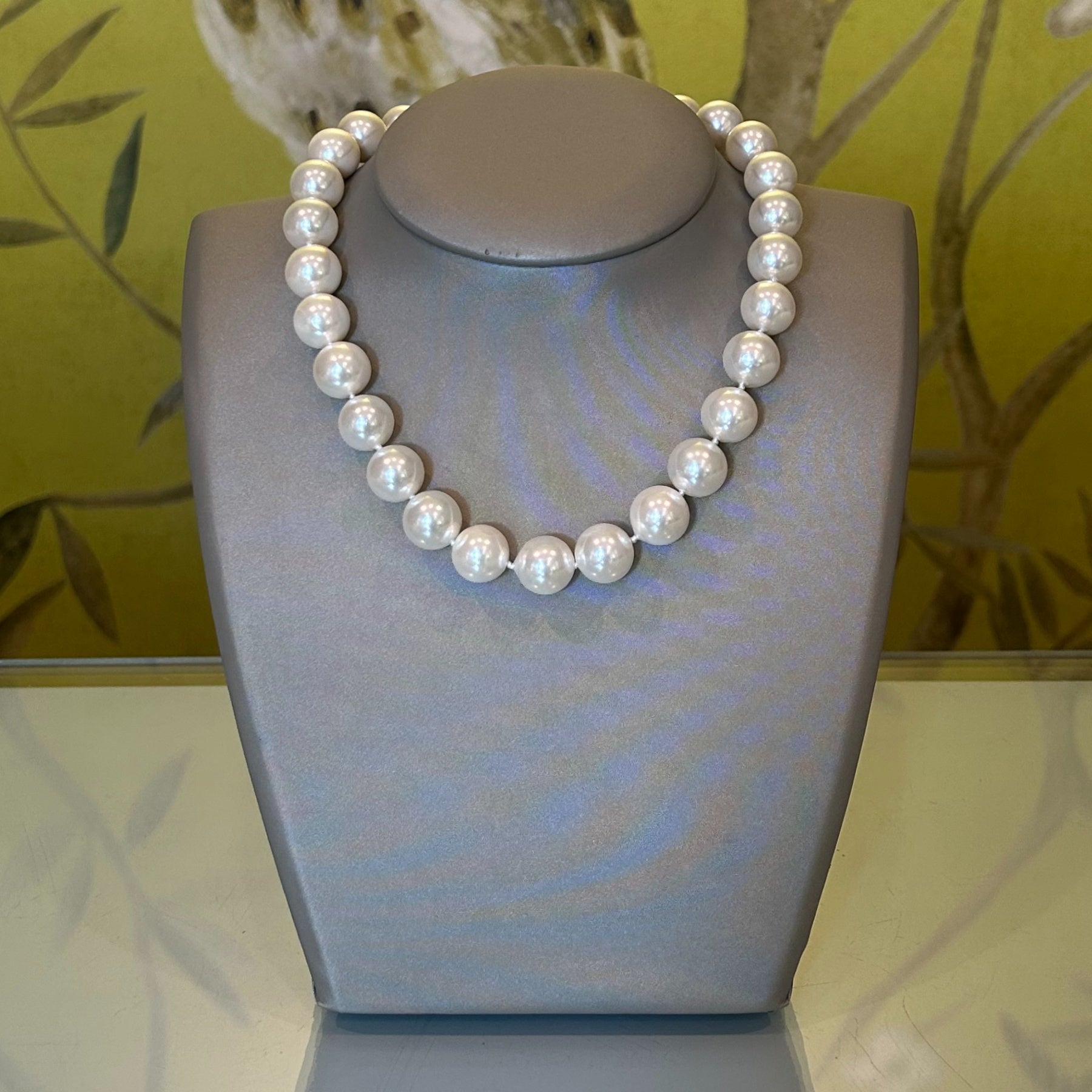 White Shell Pearl Necklace 17.5 inches